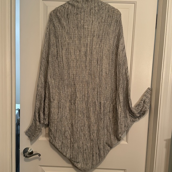 Heathered Gray Open Front Wrap Sweater - Picture 2 of 3